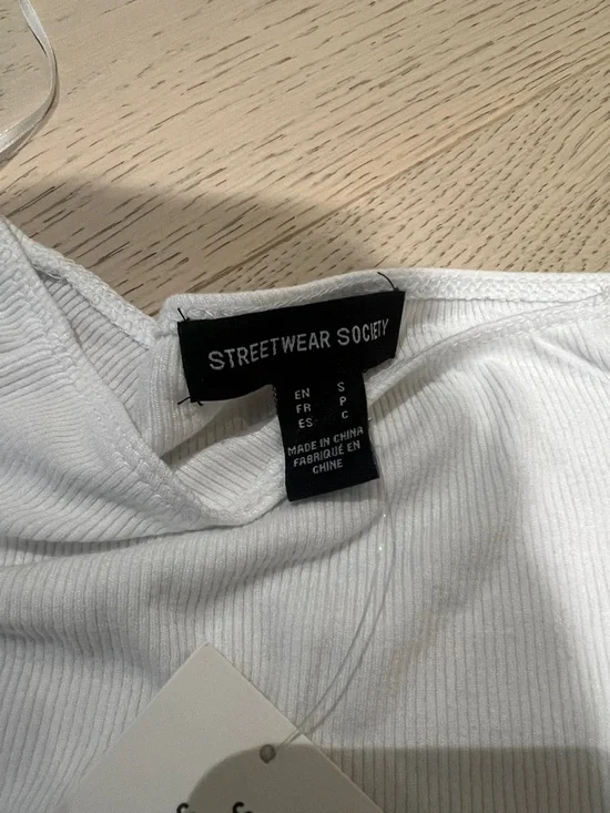 Urban Behaviour White Off-Shoulder Ribbed Crop Top - Picture 2 of 5